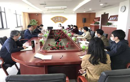吴成颂强调,研究生院每位党员和工作人员应努力提高政治站位,增强政治